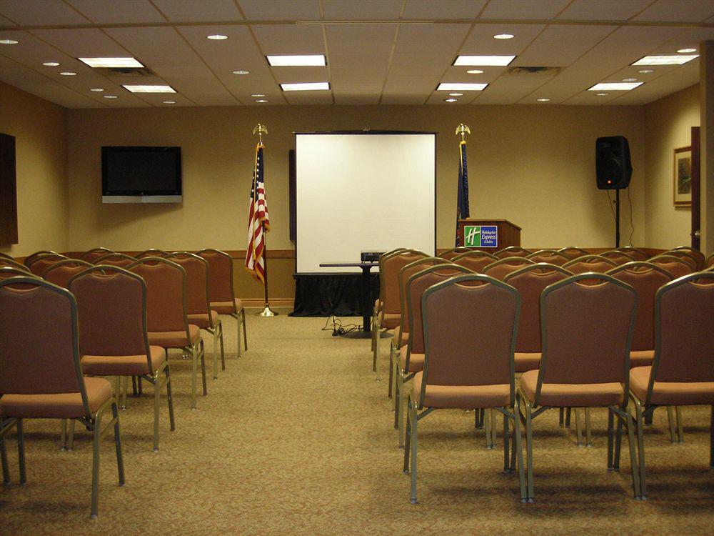 Holiday Inn Express Hotel & Suites Pittsburgh Airport By Ihg Robinson Township Konforlar fotoğraf