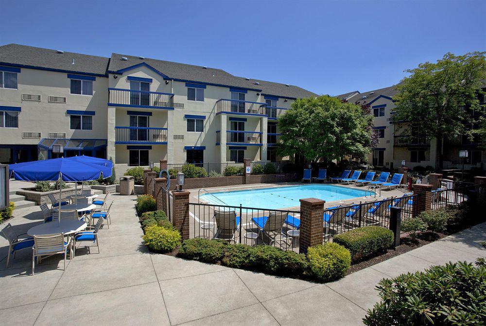 Holiday Inn Express Hotel & Suites Pittsburgh Airport By Ihg Robinson Township Dış mekan fotoğraf