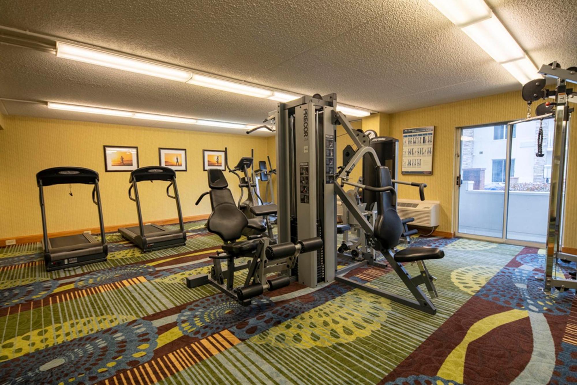 Holiday Inn Express Hotel & Suites Pittsburgh Airport By Ihg Robinson Township Dış mekan fotoğraf