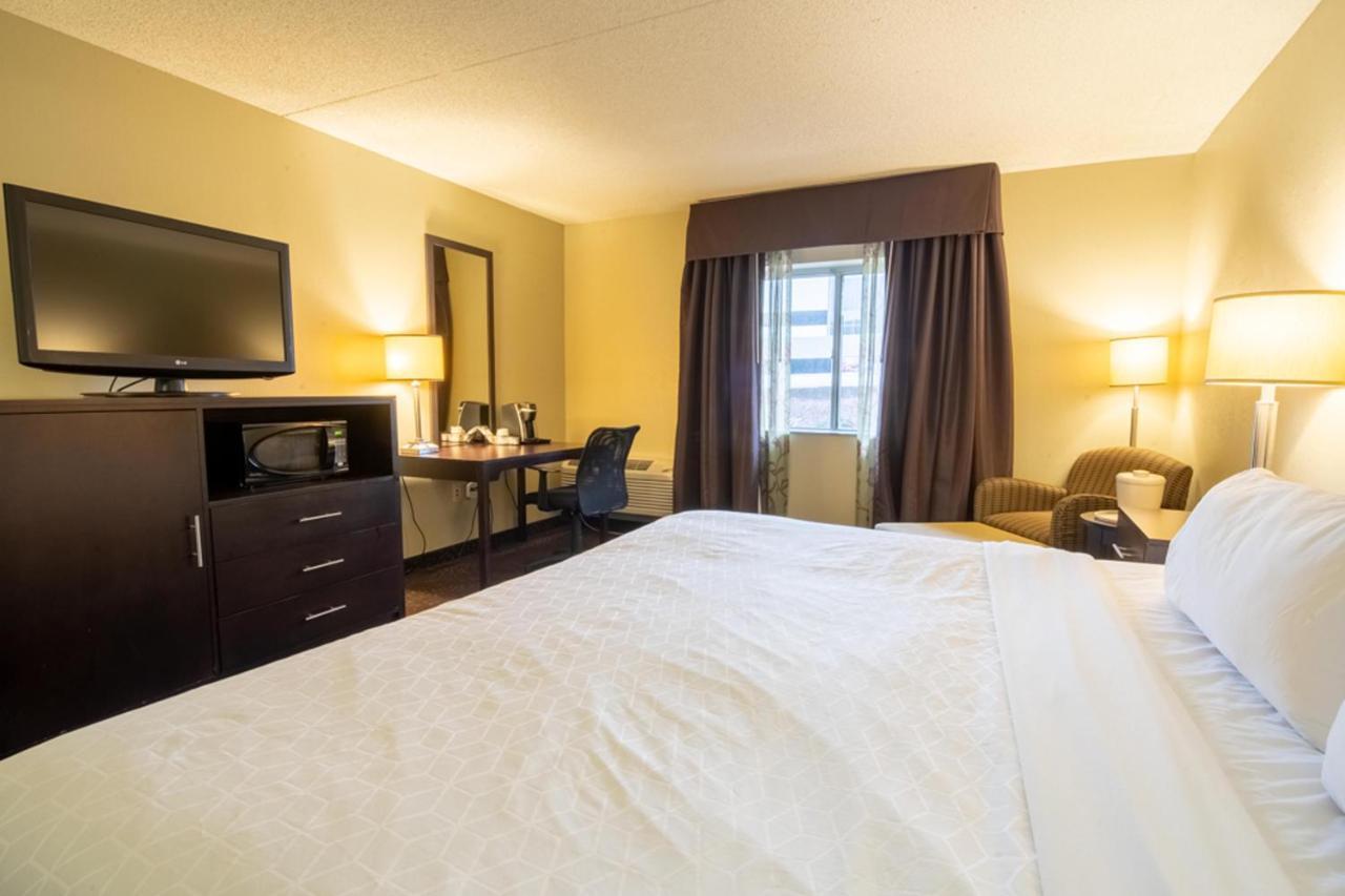 Holiday Inn Express Hotel & Suites Pittsburgh Airport By Ihg Robinson Township Dış mekan fotoğraf
