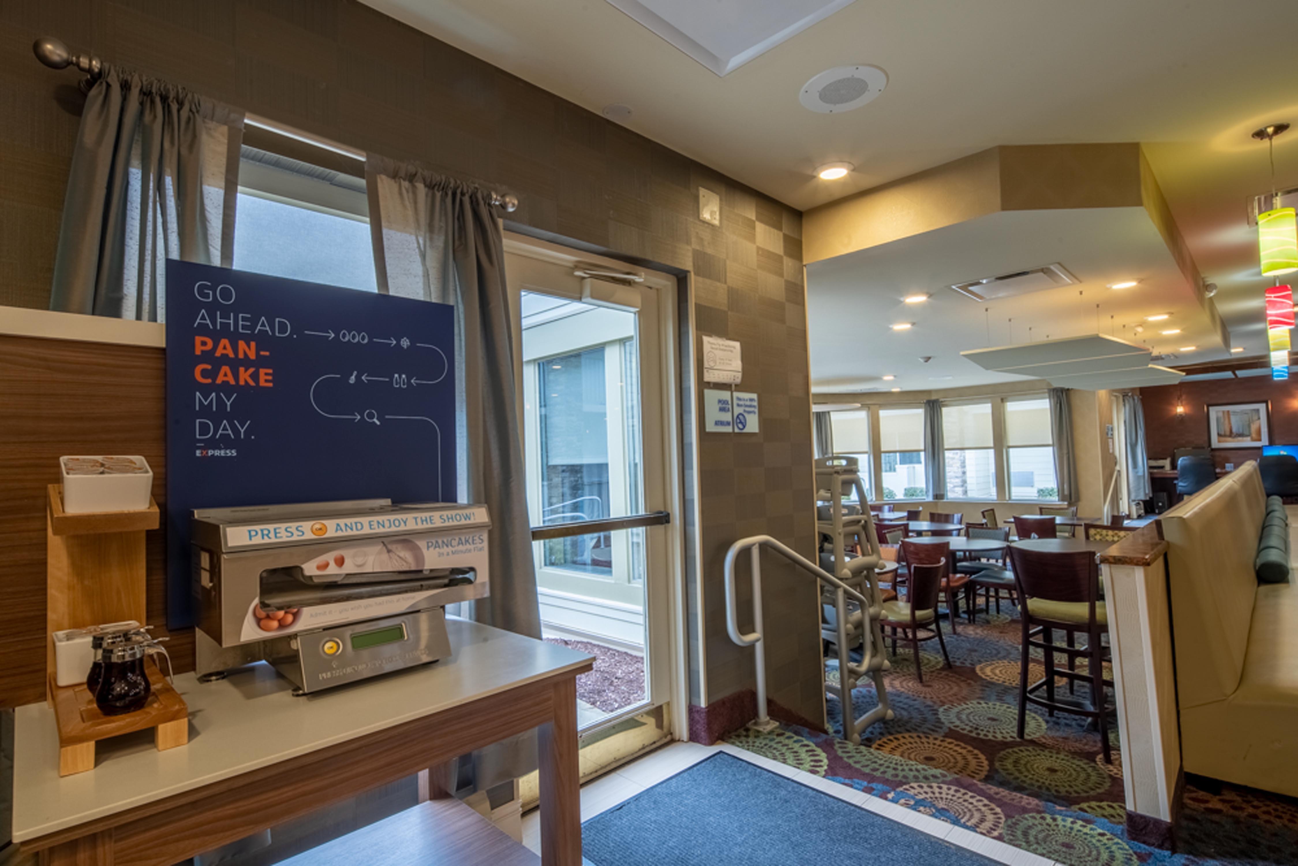 Holiday Inn Express Hotel & Suites Pittsburgh Airport By Ihg Robinson Township Dış mekan fotoğraf