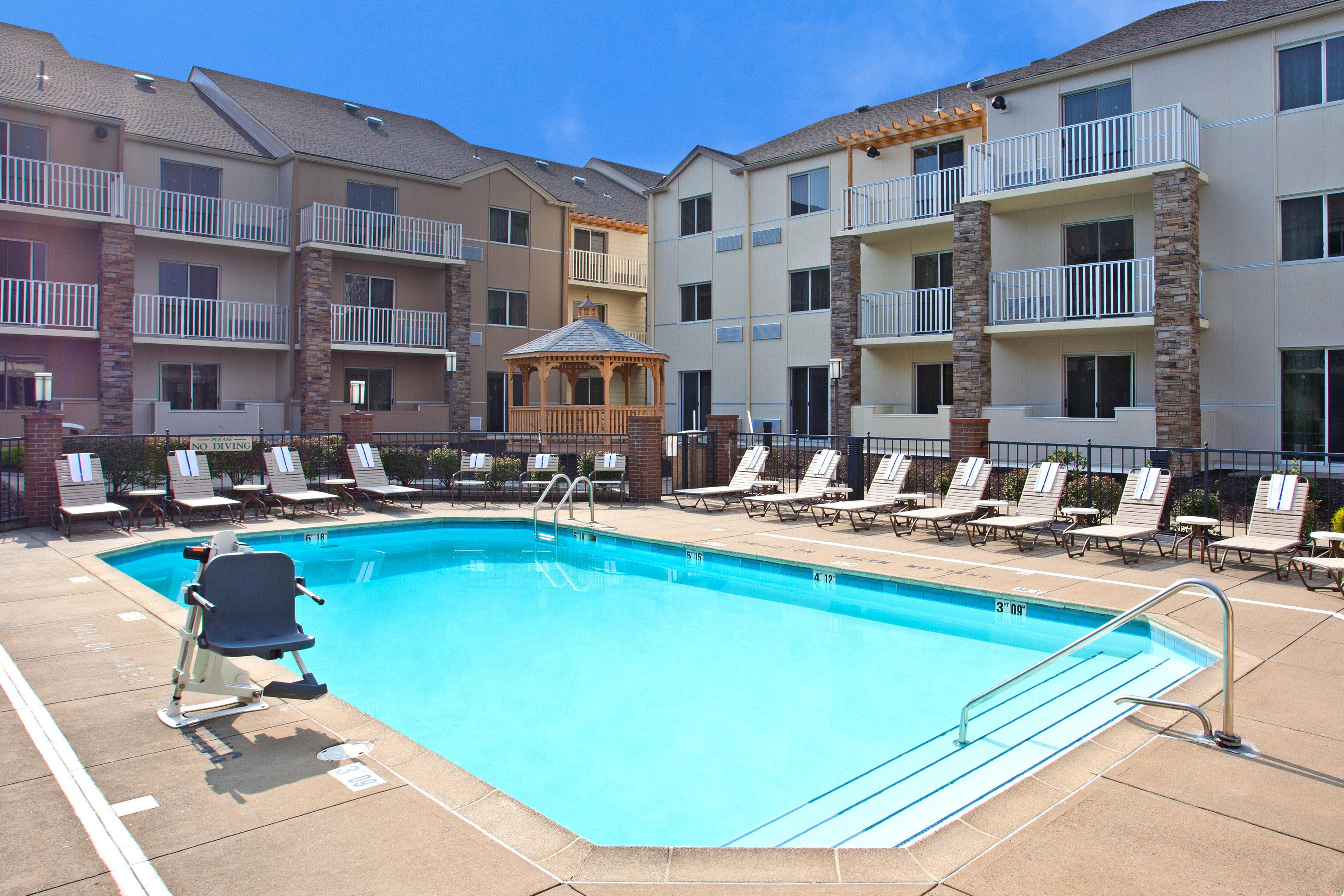 Holiday Inn Express Hotel & Suites Pittsburgh Airport By Ihg Robinson Township Dış mekan fotoğraf